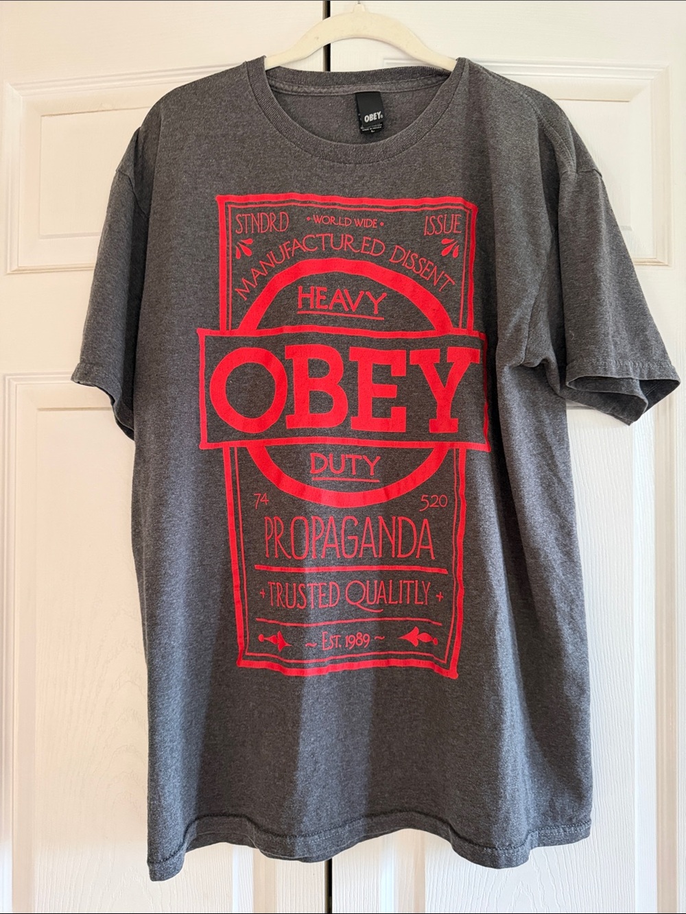 Men’s Obey tshirt